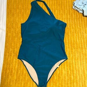 One shoulder bathing suit